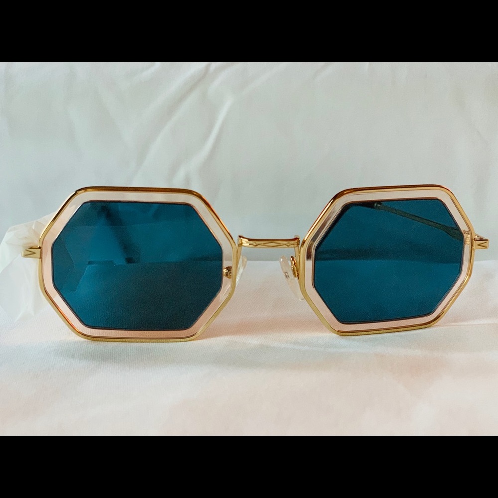 Chloe Sunglasses Gold Color CE146S
